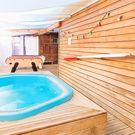 Semesterbostad De Charme Billard Et Jardin Clos Arbore