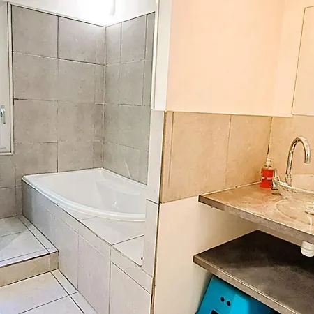 Semesterbostad De Charme Billard Et Jardin Clos Arbore *